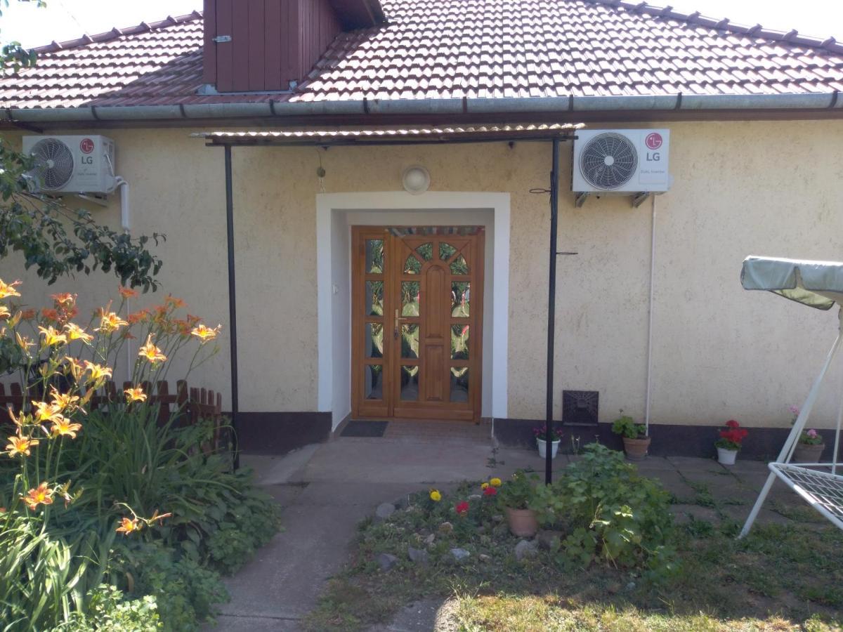 Raday Apartman Hajdúszoboszló Exteriör bild